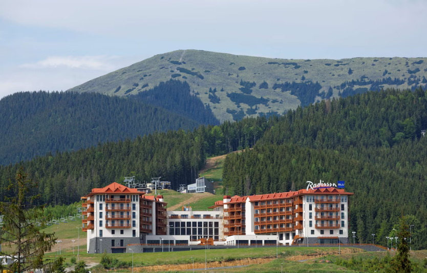 Radisson Blu Resort, Bukovel: велнес-центр, панорамні краєвиди та зручний доступ до трас