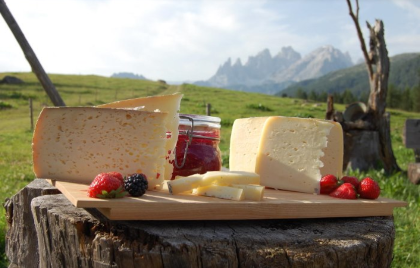 Де скуштувати автентичні карпатські сири та бринзу