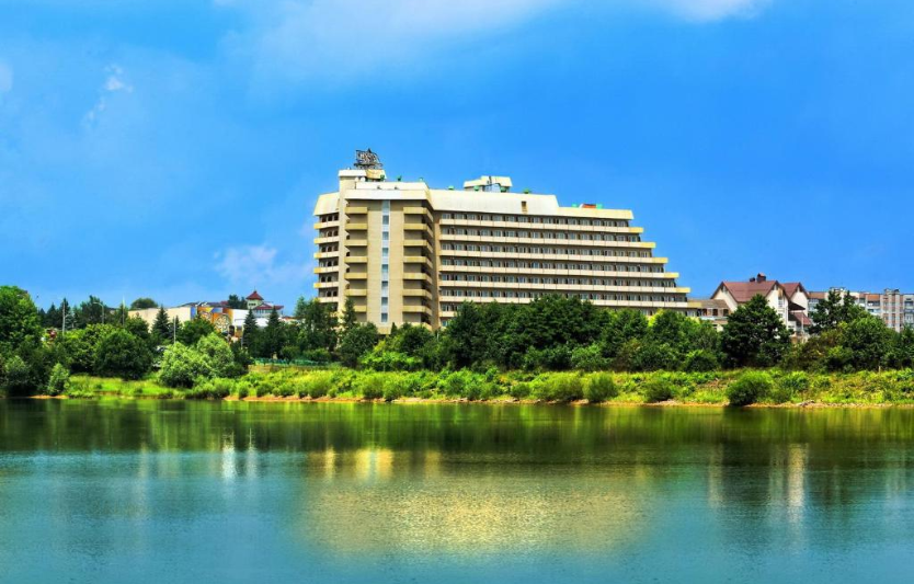 Огляд готелю “Карпати Resort” (Трускавець) — релакс і СПА