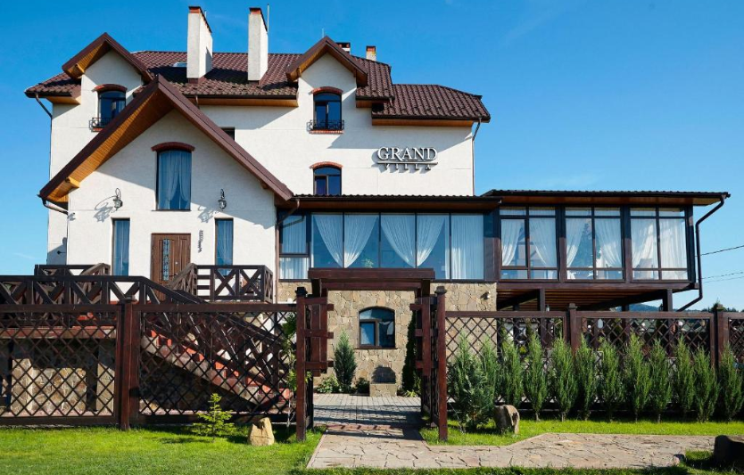 Огляд готелю “Villa Grand” (Славське) — комфорт у серці Карпат