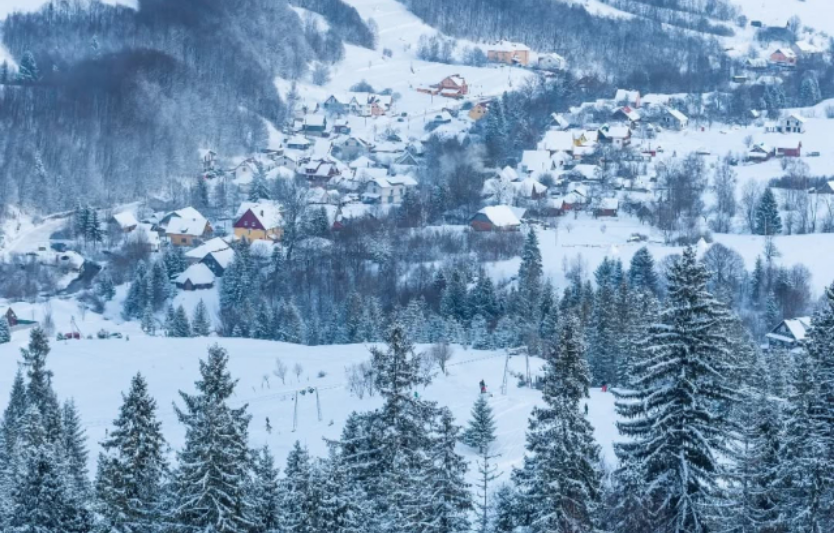 Що подивитись у Карпатах у січні озера, вершини, памʼятки