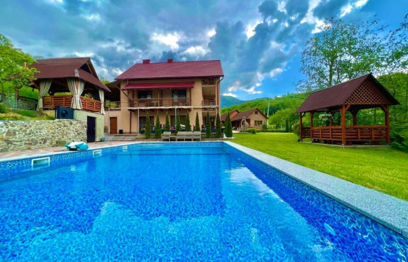 Готель “КУПЕЦЬКИЙ ДВІР”, Міжгір’я