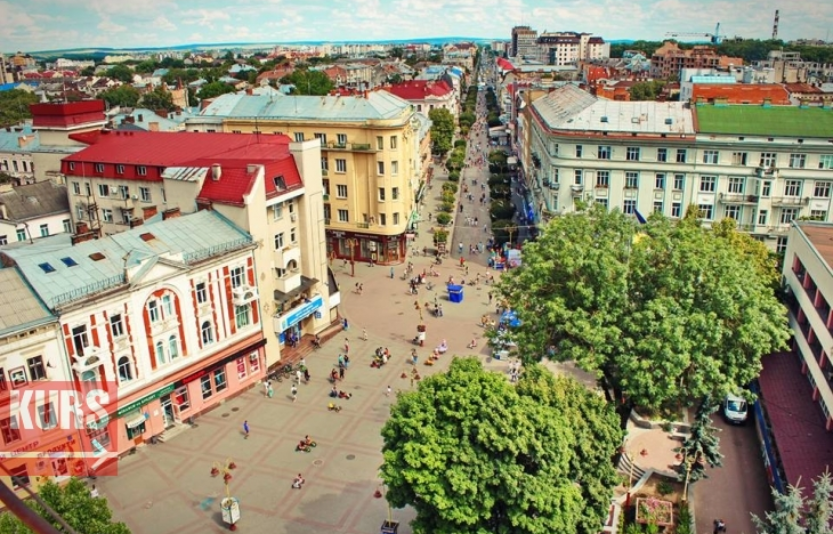 Стометрівка в Івано-Франківську місце, де місто говорить наживо